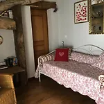 Charmante Maison En Pierre Avec Piscine Privee Chauffee - Fr-1-616-302 * Mareuil (Charente)