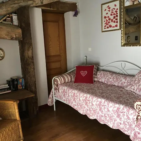 Charmante Maison En Pierre Avec Piscine Privee Chauffee - Fr-1-616-302 * Mareuil (Charente)