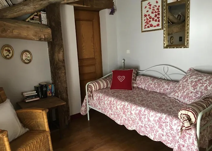 Charmante Maison En Pierre Avec Piscine Privee Chauffee - Fr-1-616-302 * Mareuil (Charente)